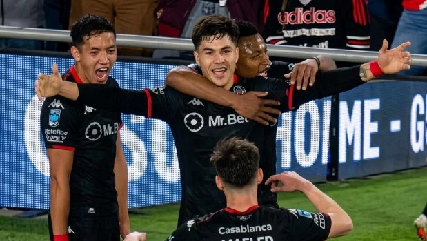La suerte no estuvo del lado de River: perdió en su casa contra Huracán