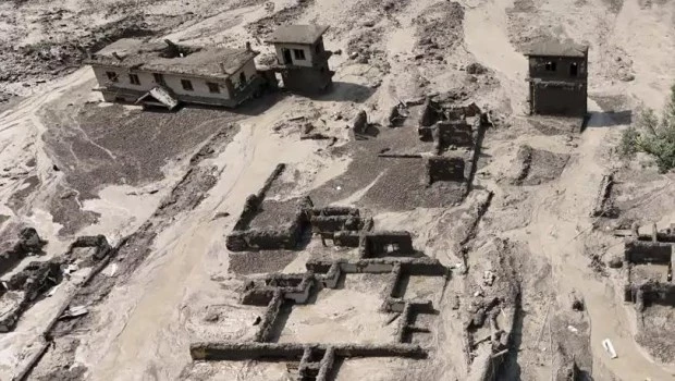 Ya ascienden a más de 1.450 los muertos y casi 5.800 los desaparecidos por la catástrofe de Nepal