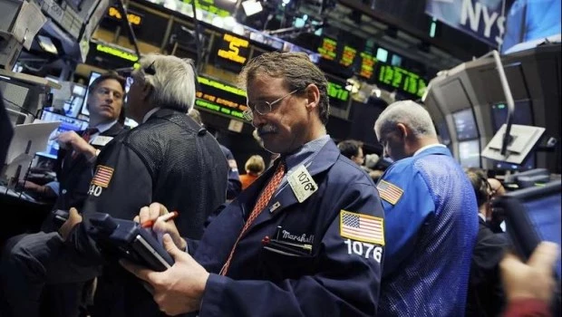 Cayó el Merval y subió el riesgo país