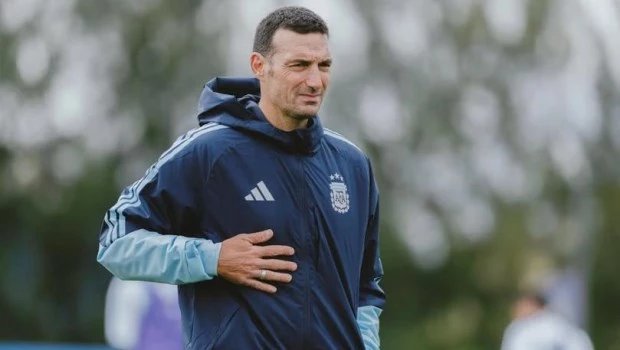 Scaloni admitió que mantiene "las ganas de estar en la Selección", pero que necesita reunirse con Tapia