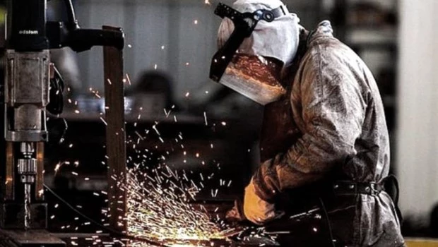 Una metalúrgica les ofrece “las sobras de bronce” a empleados para pagar deudas