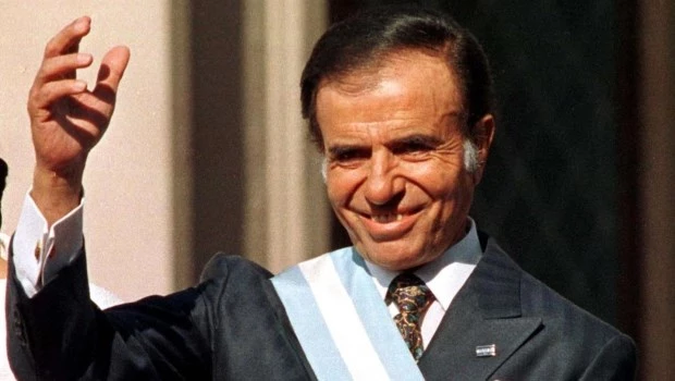 Rodolfo Pedrazzi Poma indaga en la figura del expresidente como líder carismático.