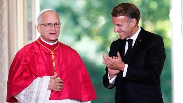 El Papa advierte en Francia que un “paraíso de las máquinas” podría socavar a la humanidad