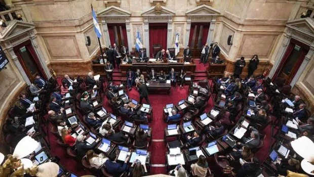 La economía bajó un cambio, pero el armado político funciona