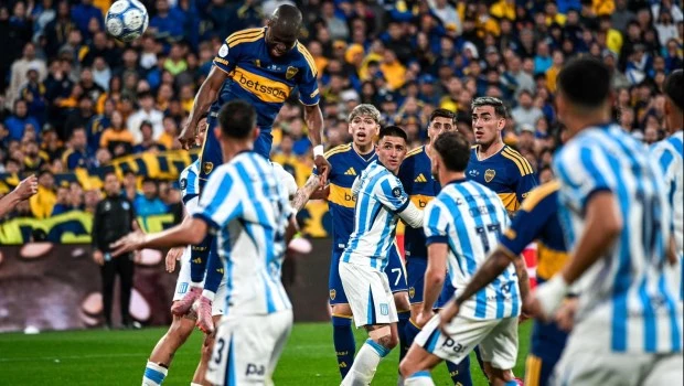 Con un histórico hat trick de Enner Valencia, Boca eliminó a Racing de la Copa Argentina