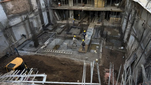 La construcción tampoco ha despegado en la capital argentina: tuvo una suba marginal del 0,3% interanual.
