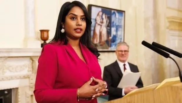 La ministra para los Territorios de Ultramar, Uma Kumaran, defendió el derecho de los isleños.