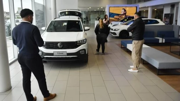 La venta de autos 0km creció 10,7% mensual en septiembre pero sigue abajo del 2025