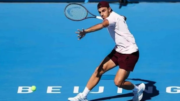 Cerúndolo consiguió un gran triunfo y avanzó a cuartos de final en el ATP 500 de Beijing