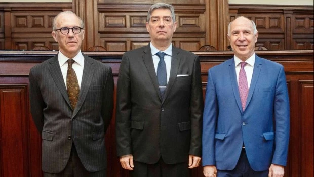 Con un fallo sobre la Ley de Tierras, la Corte desató una guerra en Diputados.