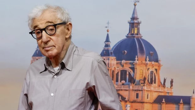En la conferencia de prensa previa al inicio del rodaje, Allen se declaró “profundamente" preocupado por el auge del fascismo.