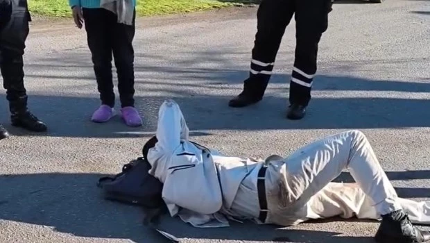 Inseguridad en La Plata: motochorros balearon a vecino para robarle la bicicleta