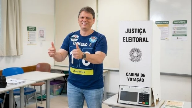 Un aliado de Bolsonaro fue reelecto como gobernador de São Paulo por amplia mayoría