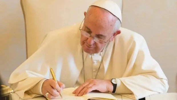 El Vaticano anunció que publicará el diario personal del papa Francisco