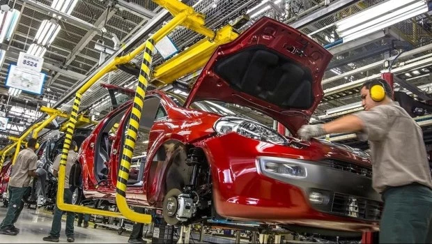 La producción automotriz cayó 15,6% en septiembre