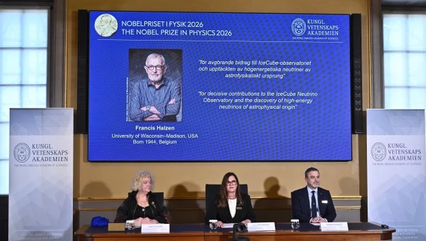 El Nobel de Física 2026 fue para el belga Francis Halzen por sus investigaciones sobre neutrinos