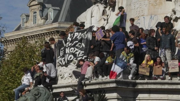 Multitudinaria marcha estudiantil en París: "Nos manifestamos para que nos escuchen"