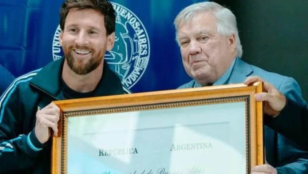 Messi recibió el doctorado Honoris Causa de la Universidad de Buenos Aires: "Es un orgullo"