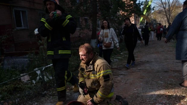 El ataque a un ómnibus ucraniano deja 30 muertos mientras empeoran los apagones en Kiev