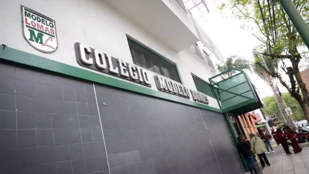 Alumnos de una escuela modelo de Lomas crearon fotos de sus compañeras desnudas con IA para venderlas