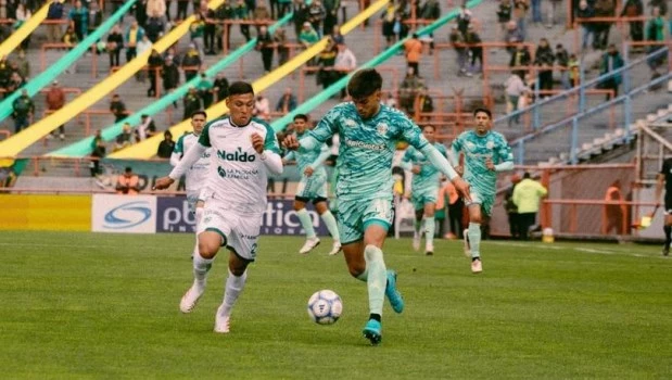 Aldosivi perdió con Sarmiento y quedó muy complicado con el descenso