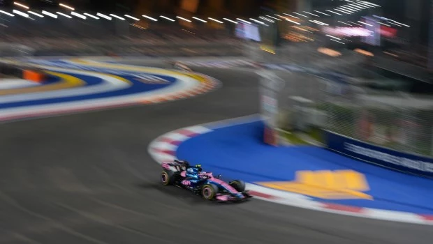 Colapinto abandonó en el GP de Singapur que se lo llevó Verstappen