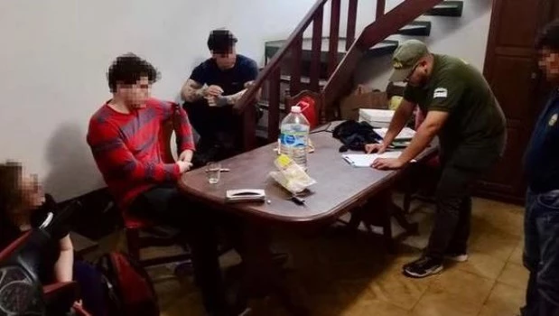 Chaco: cayeron dos jóvenes acusados de planificar con Inteligencia Artificial un tiroteo masivo en una Universidad