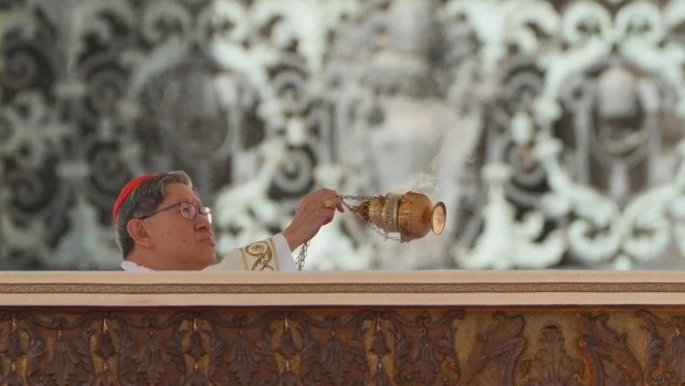 El cardenal filipino Antonio Tagle es el nuevo decano del colegio cardenalicio tras la renuncia del italiano Giovanni Battista Re.