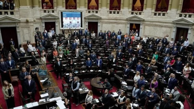 La oposición se ve sin chances de abrir la sesión para derribar el DNU 70 en Diputados