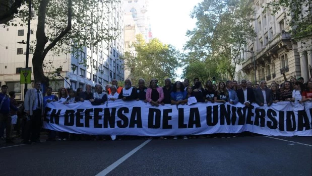 Nueva Marcha Federal Universitaria al Congreso con apoyo de la CGT, las CTA y estatales