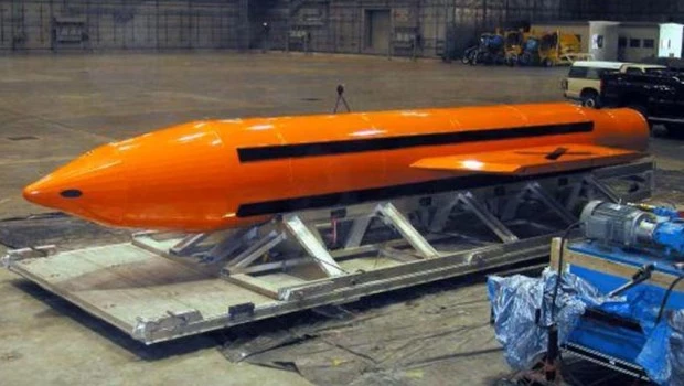Estados Unidos considera atacar Irán con la "madre de todas las bombas"