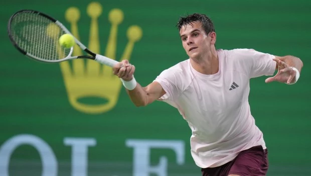 Rafa Jódar gana a Medvedev y habrá final española en Shanghái ante Davidovich