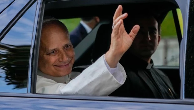 León XIV puede afrontar el viaje a la Argentina, según el cirujano que lo operó