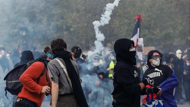 Tensión en Francia: al menos 400 personas fueron detenidas durante una violenta jornada de protesta