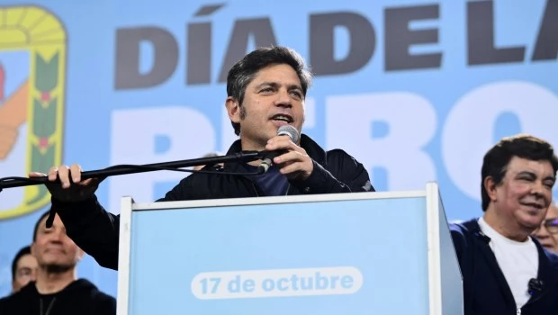 El gobernador bonaerense, Axel Kicillof, encabezó un acto por el Día de la Lealtad