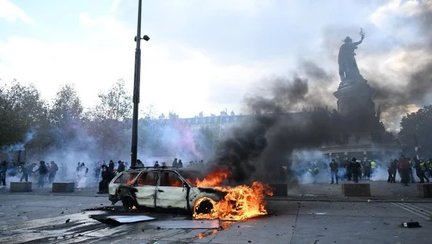 Más de 1.200 detenidos tras una jornada de protestas y disturbios en Francia