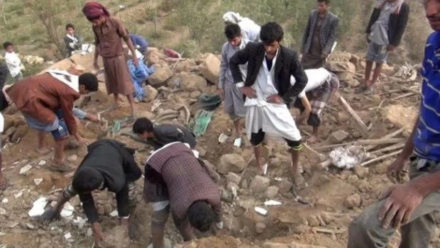 Un ataque con misiles dejó al menos 53 muertos y más de 200 heridos en un campamento militar en Yemen