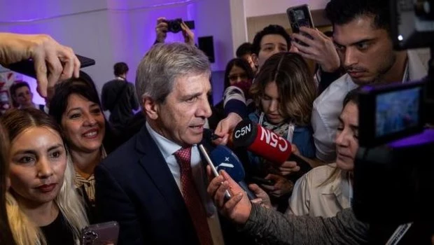 El Gobierno postergó pagos de deuda en dólares y redujo a $10,78 billones los vencimientos de la próxima licitación