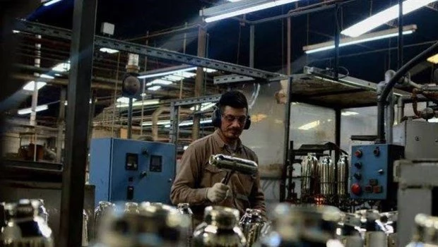 La actividad económica cayó 1,7% interanual en agosto, según el Indec