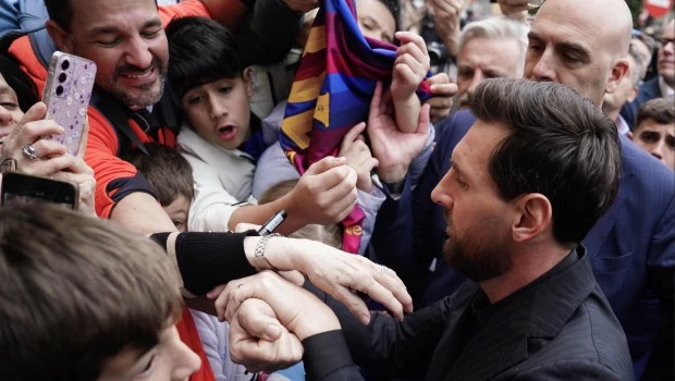 Furor por Messi: llegó a España para recibir el Premio Princesa de Asturias