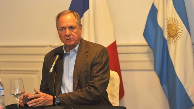 Los tiempos de crédito barato y riesgo país en baja ya son parte del pasado. Argentina debería haber salido a los mercados para garantizar el programa de financiamiento, enfatiza el economista Pablo Guidotti. (FOTOS GUSTAVO CARABAJAL)