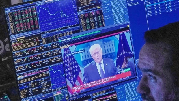 El dólar concluyó una semana tensa en lo financiero en el nivel más alto del año