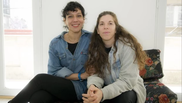 Laura Lorena Feijoó y Sofía Gatti, especialistas del equipo de Investigación en Tecnología Aplicada a la Danza.