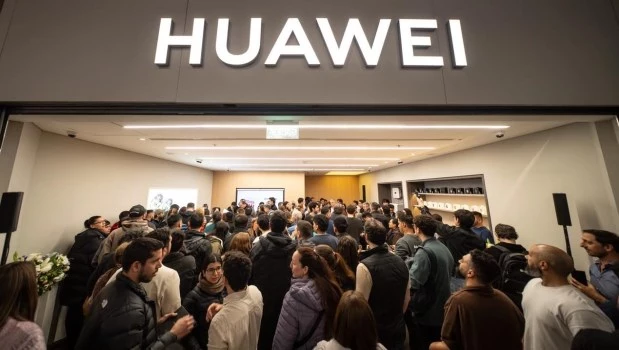 Huawei abrió su primera Tienda Autorizada en el país, en el shopping Unicenter.