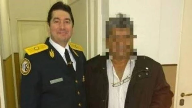 Ofrecen una recompensa para dar con uno de los acusados por el crimen de un comisario retirado en La Matanza