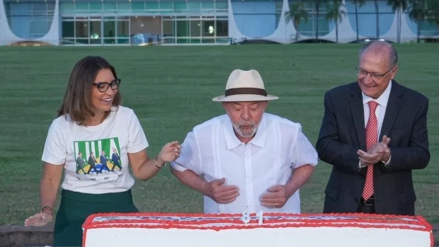 Lula celebró junto a su esposa y el vicepresidente el cumpleaños número 81.