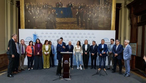 El Congreso homenajeó a Aciera en el Día de las Iglesias Evangélicas