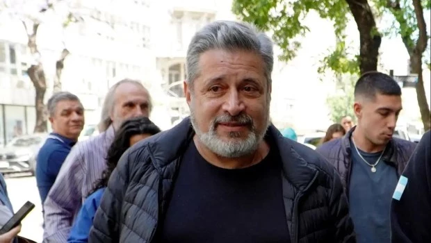 Víctor Santa María.