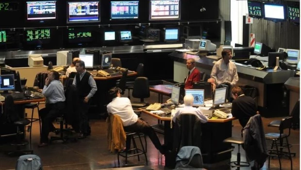 El Ibovespa y el Merval no encuentran piso