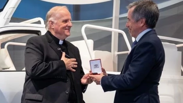 Presentaron el Papamóvil que usará León XIV en Argentina